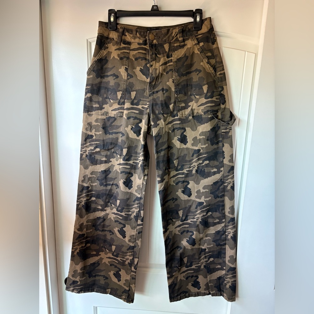 Large Brown and Black Cargo Pants